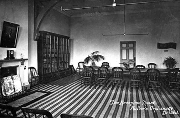 Mü:ller's Reception Room